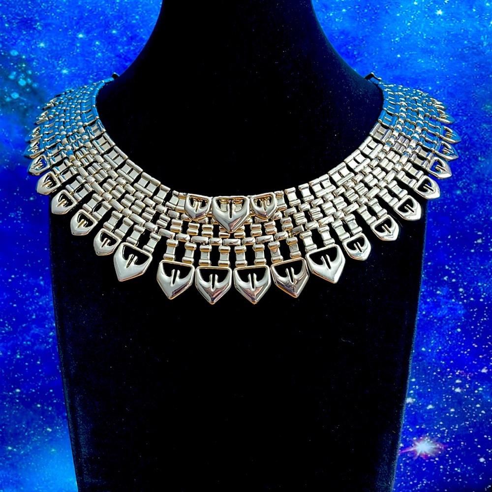 Stella and Dot 16” Gold Tone Statement Collar Nexklace